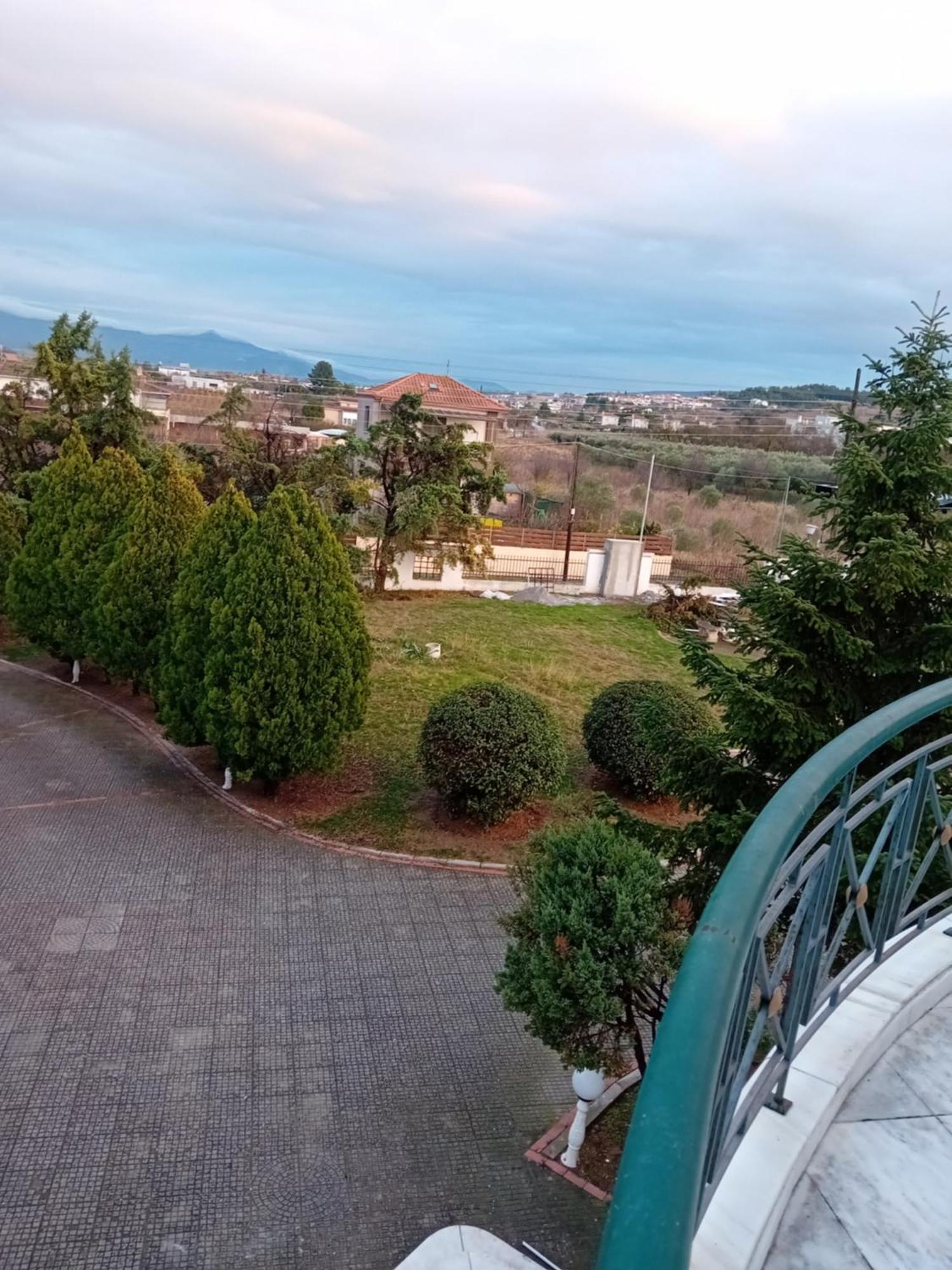 Villa Πολυτελησ Βιλα 8 - 10 Ατομων Στην Περιοχη Αεροδρομιου Θεσσαλονικησ Livadaki  Exterior foto