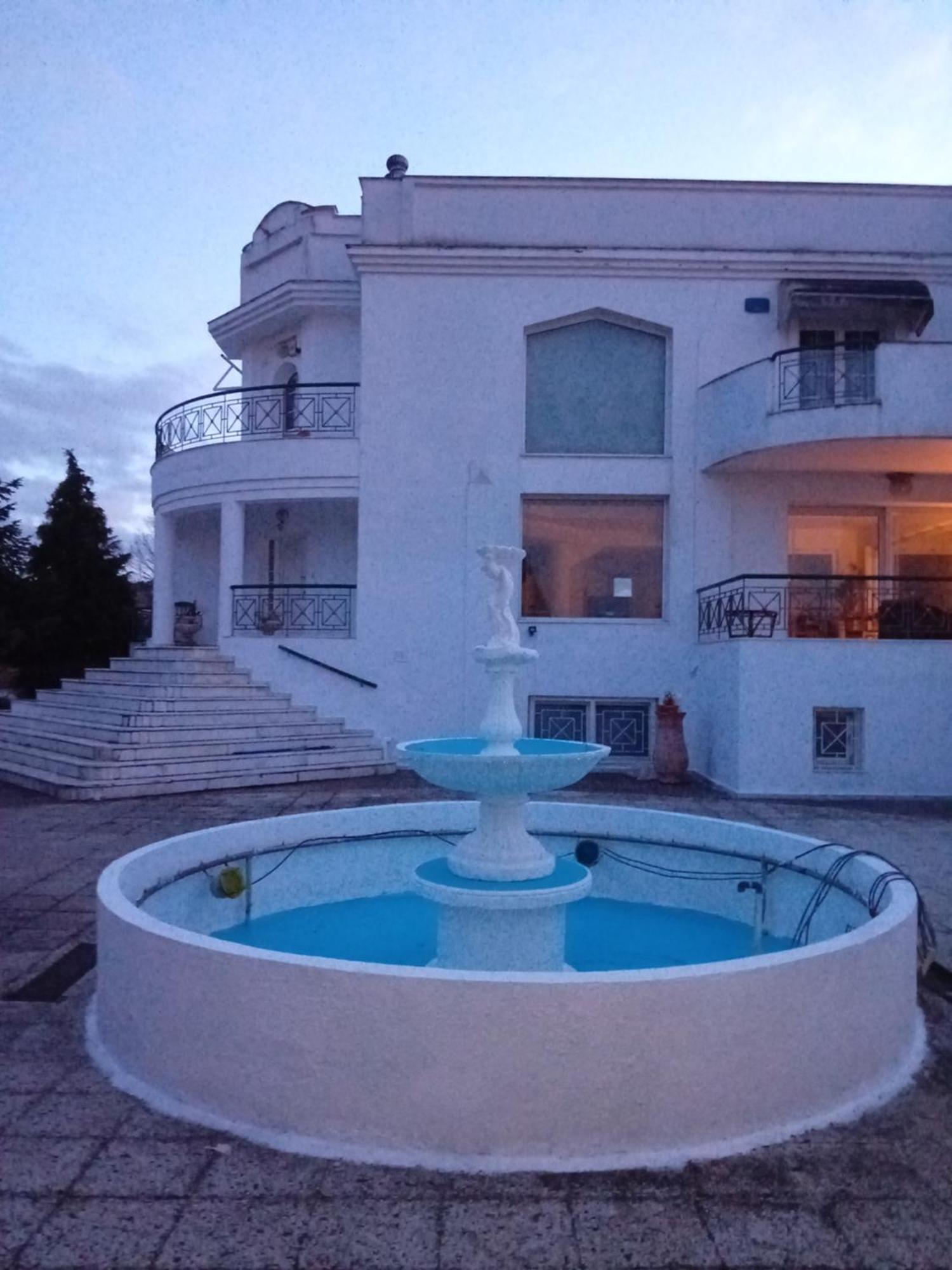 Villa Πολυτελησ Βιλα 8 - 10 Ατομων Στην Περιοχη Αεροδρομιου Θεσσαλονικησ Livadaki  Exterior foto
