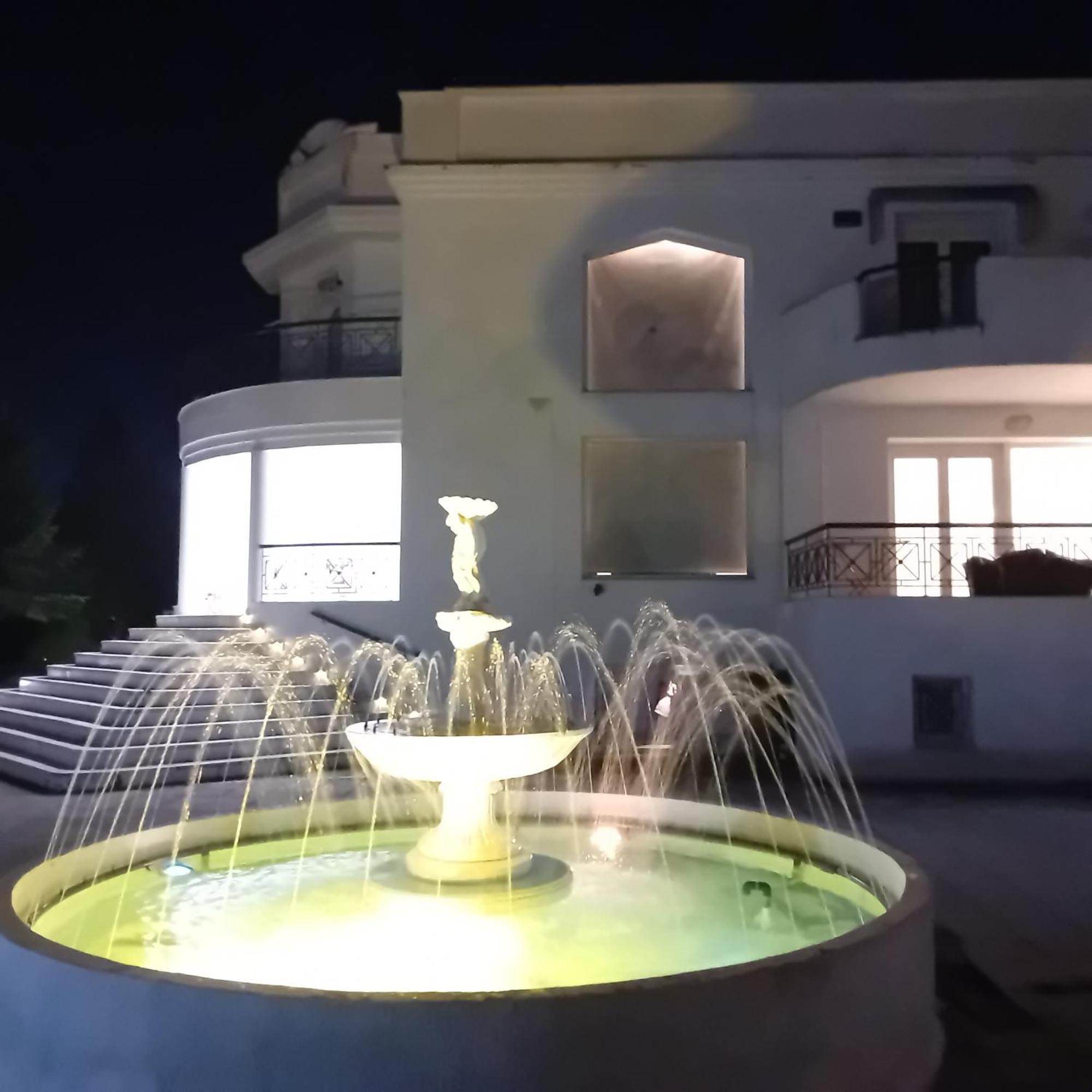 Villa Πολυτελησ Βιλα 8 - 10 Ατομων Στην Περιοχη Αεροδρομιου Θεσσαλονικησ Livadaki  Exterior foto